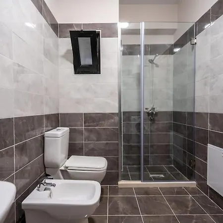 Rruga Moncheri 2 Vlorë